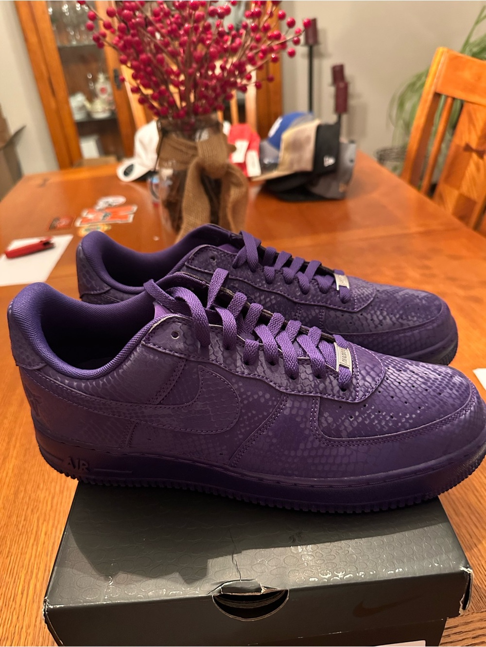 NIKE AIR FORCE 1 Low PURPLE KOBE LIKE NEW VERY CLEAN with Box.